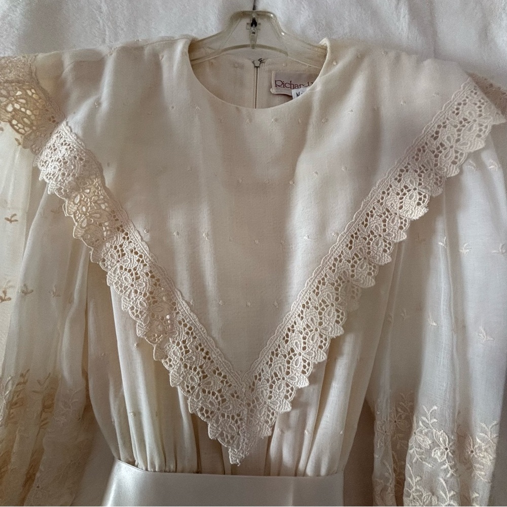 Vintage Elegant Cream Lace Dress